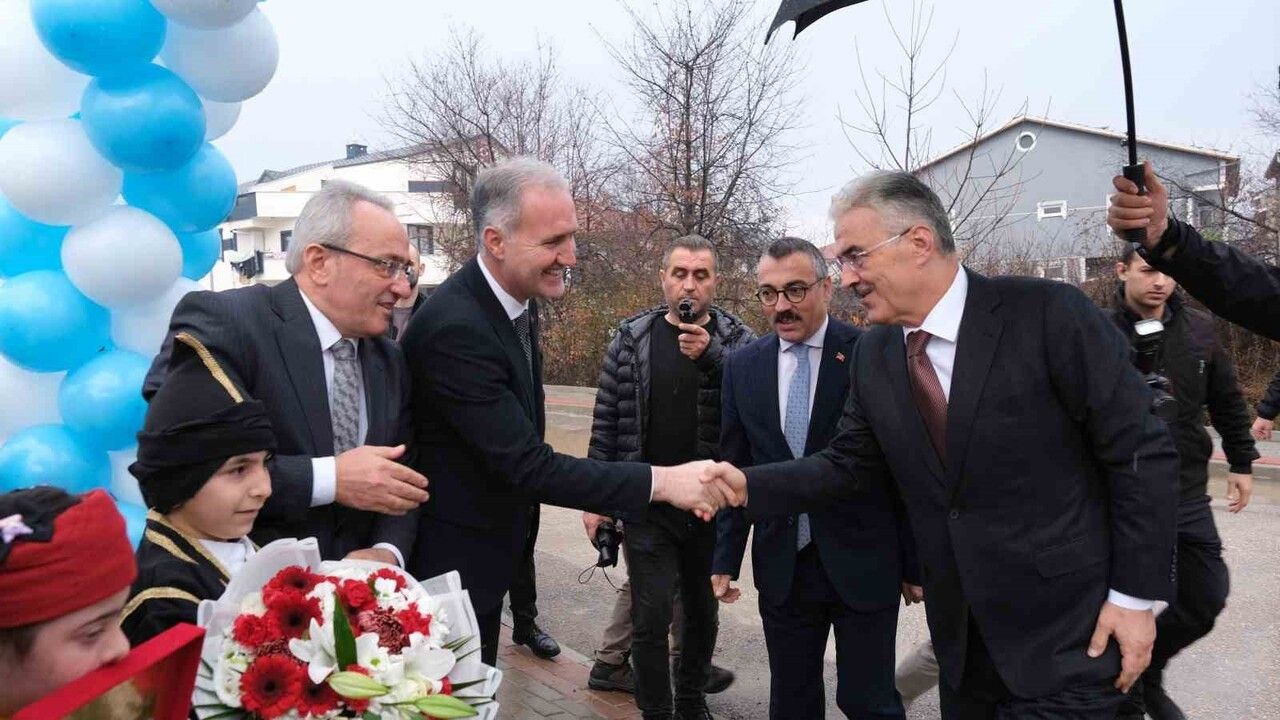 İnegöl'ün İlk Özel Eğitim Anaokulu Mürvet Kırcalı Törenle Açıldı