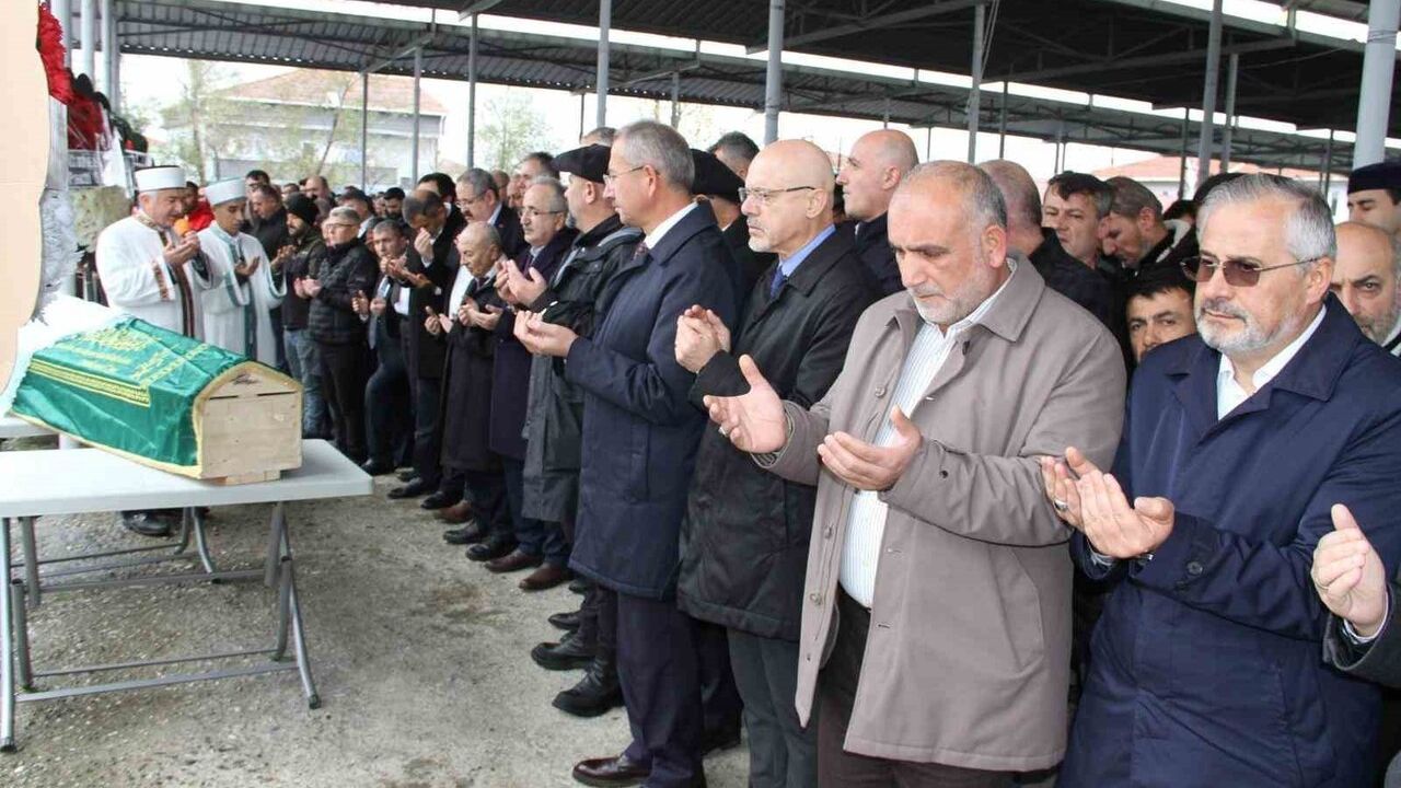 İngilizce Öğretmeni Tuğba Şencan Son Yolculuğuna Uğurlandı