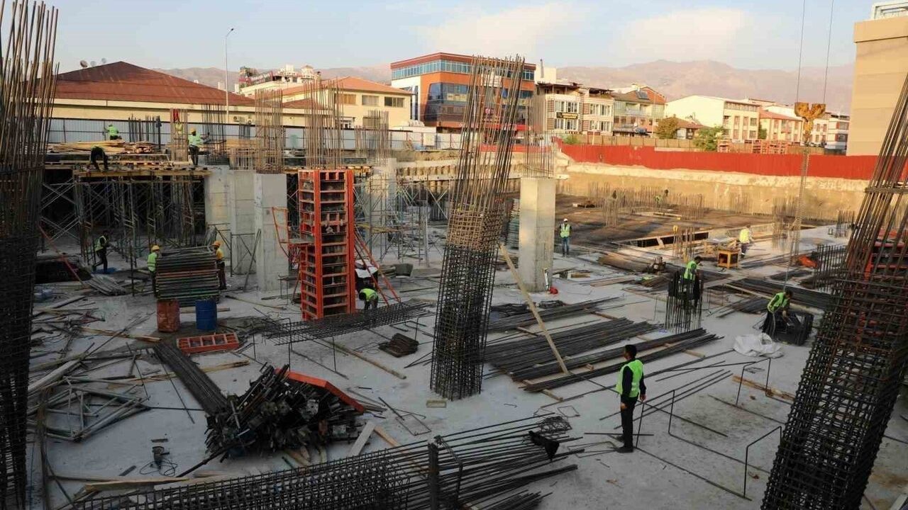 İnşaat Üretimi Ekim'de Yıllık %28,0 Arttı, Aylık %0,1 Azaldı