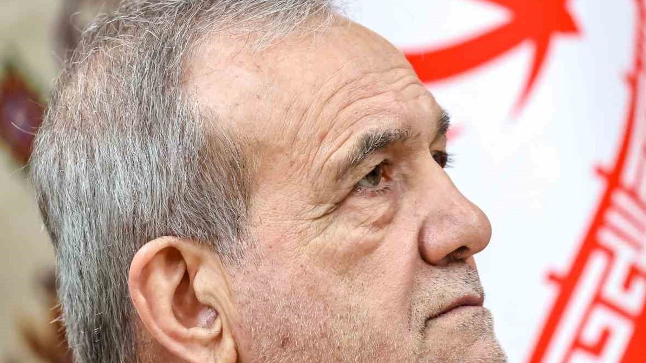 İran Cumhurbaşkanı Pezeşkiyan: 'ABD, Avrupa ve İsrail ile Topyekûn Savaş Halindeyiz'