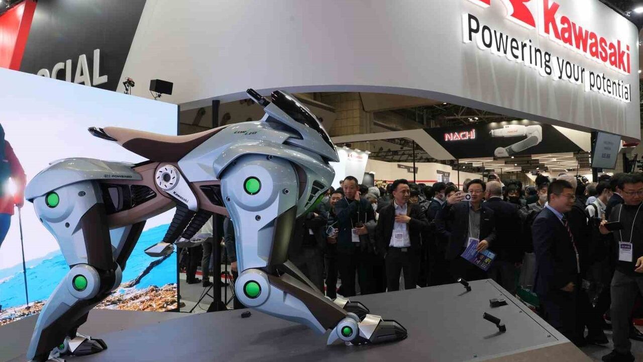 IREX 26: İnsansı Robot Luca'dan Türkiye'ye 'Türk lokumu' Selamı