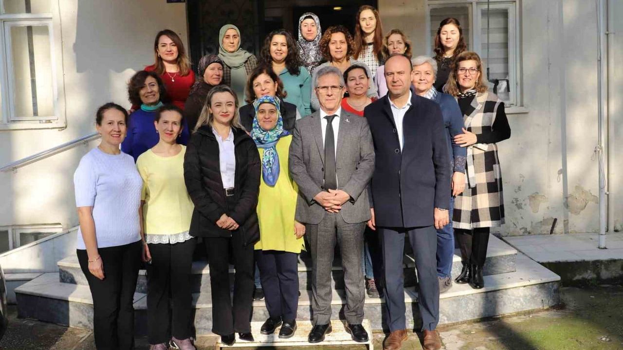 İsabeyli'de Kadınlar Üretiyor: Nazilli Belediyesi Moda Kursunu Destekliyor