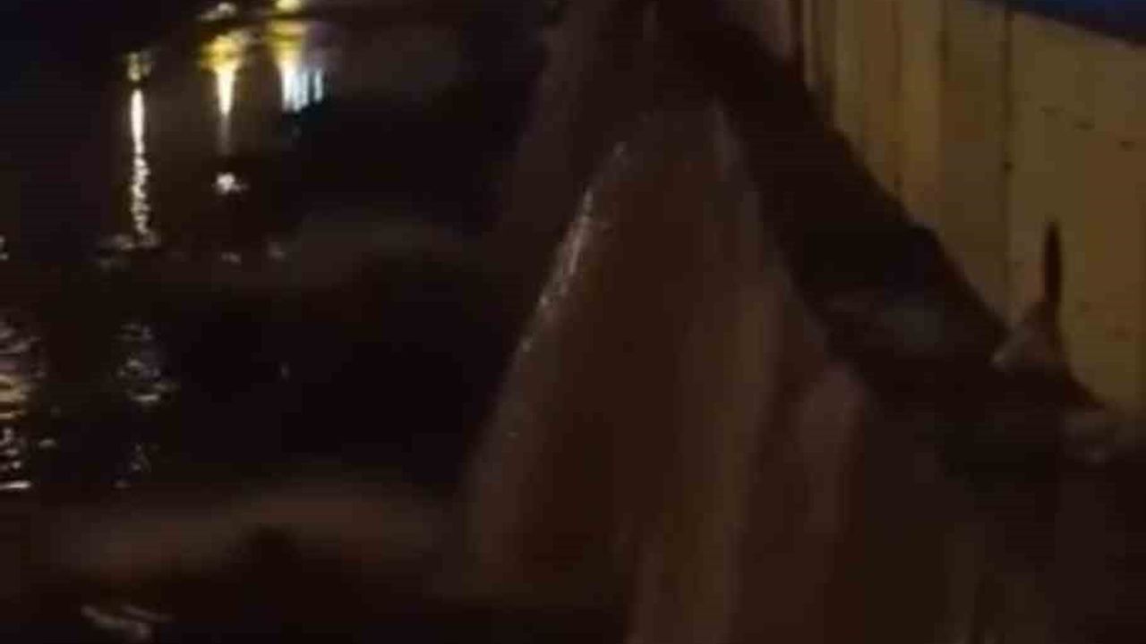 İskenderun’da Ana Su Hattı Patladı: Su Metrelerce Havaya Fışkırdı