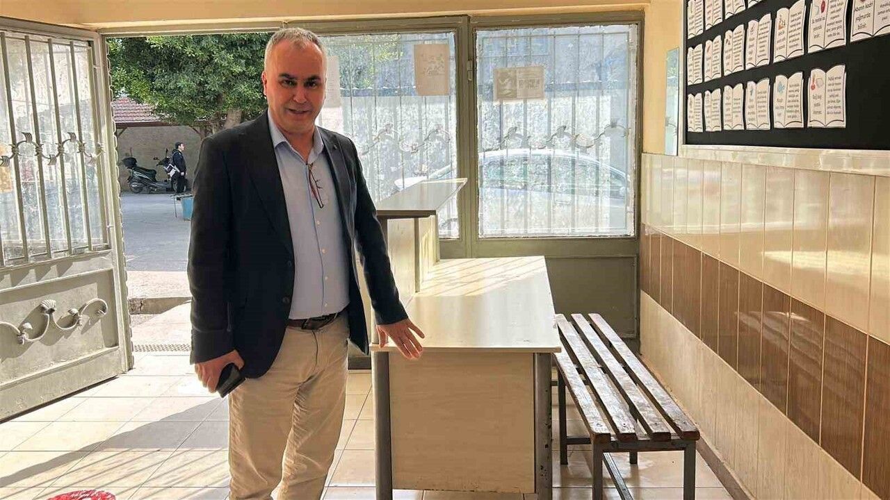 İskenderun Lisesinde Çevre Duyarlılığı: Pet Şişeyi Çöpe Atan Öğrenciye Çeyrek Altın