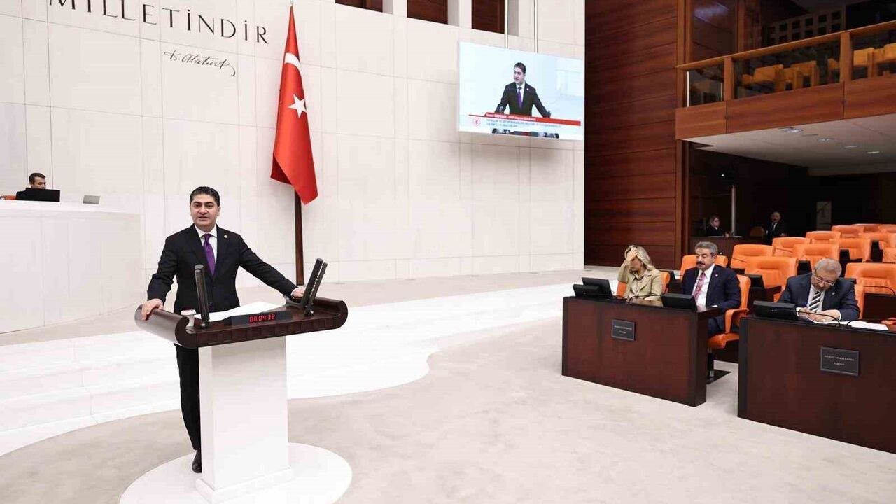 İsmail Özdemir: Basın Kartı Olmayanların Basın Faaliyetleri Engellenmeli