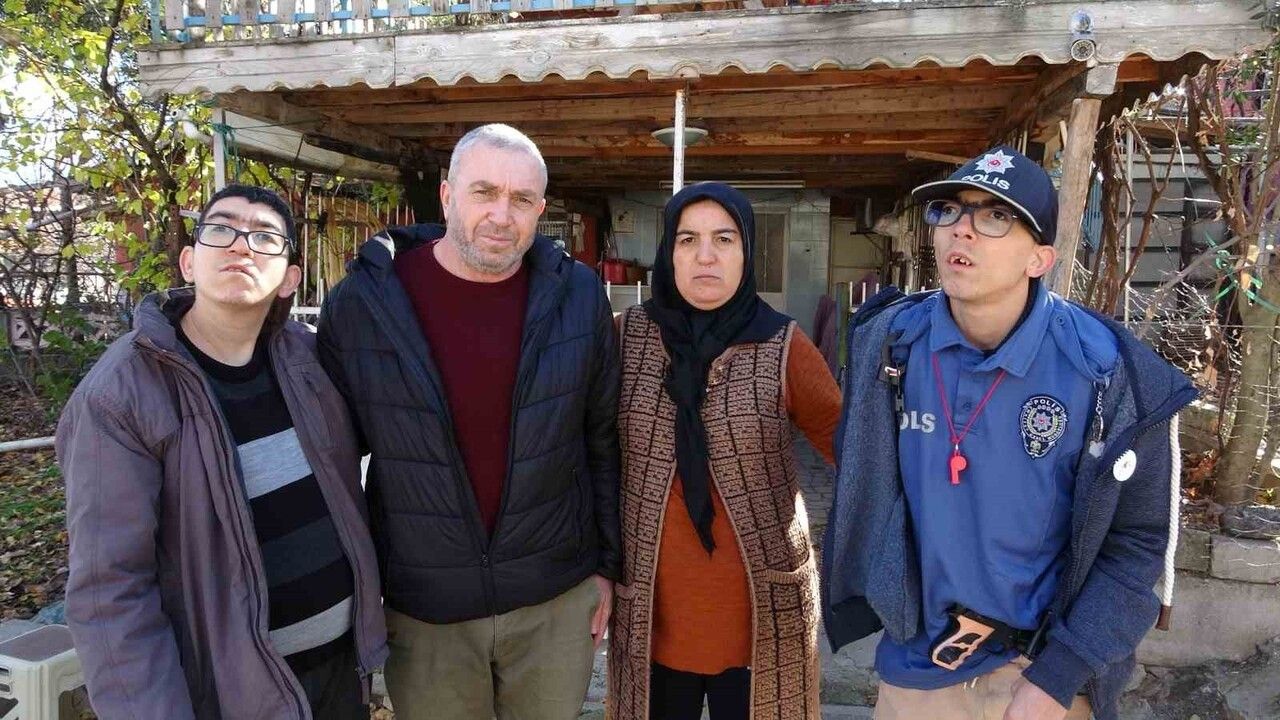 Isparta'da Engelli Çocuklar İçin Ev Hayali: Baba Müteahhite Dolandırıldığını İddia Ediyor