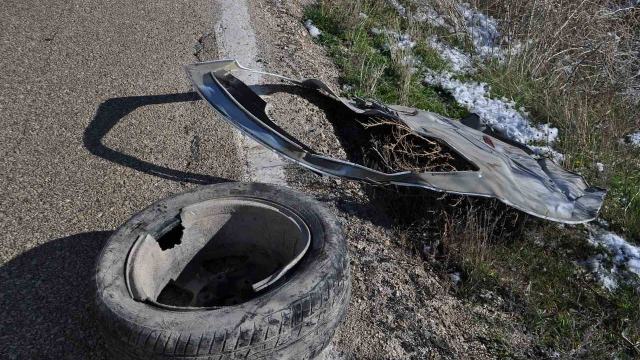 Isparta'da Gizli Buzlanma Faciası: Yalvaç'ta Otomobil Şarampole Savruldu — 4 Yaralı