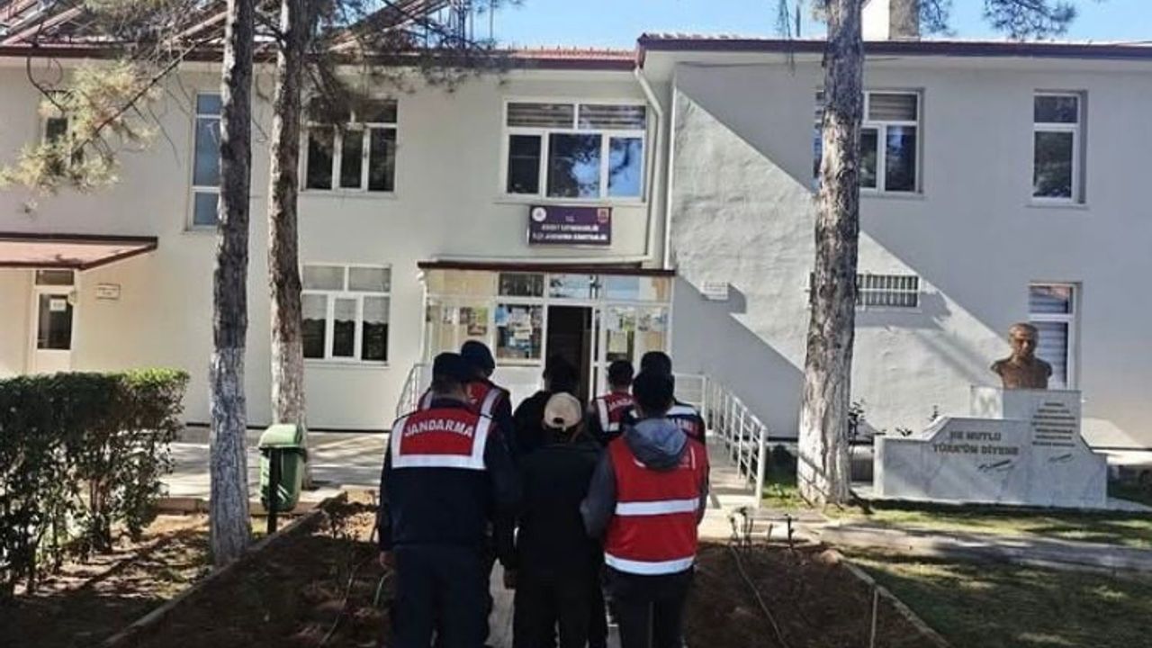 Isparta'da Göçmen Kaçakçılığı Operasyonu: 1 Organizatör ve 5 Yabancı Uyruklu Yakalandı