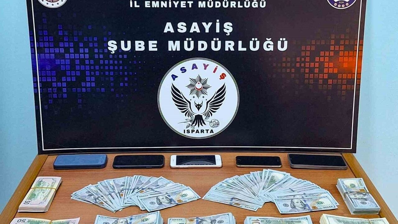 Isparta'da Polis Kılığıyla 1 milyon 962 bin TL ve 70 bin 472 dolar Vurgunu — 3 Tutuklu