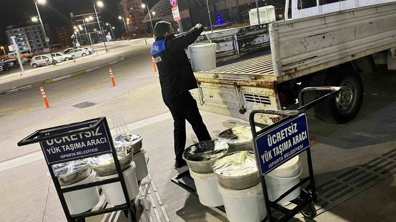 Isparta Zabıtası Otobüs Bagajında Etiketsiz Yaprak, Lahana Sarma ve Dolmalara El Koydu