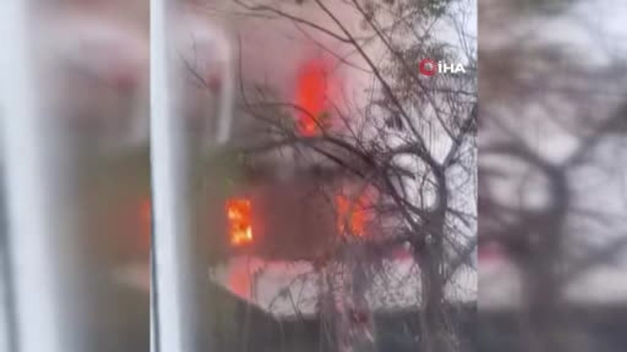 İstanbul Çatalca'da Tek Katlı Evde Yangın: Ev Sahibi Gözyaşlarına Boğuldu