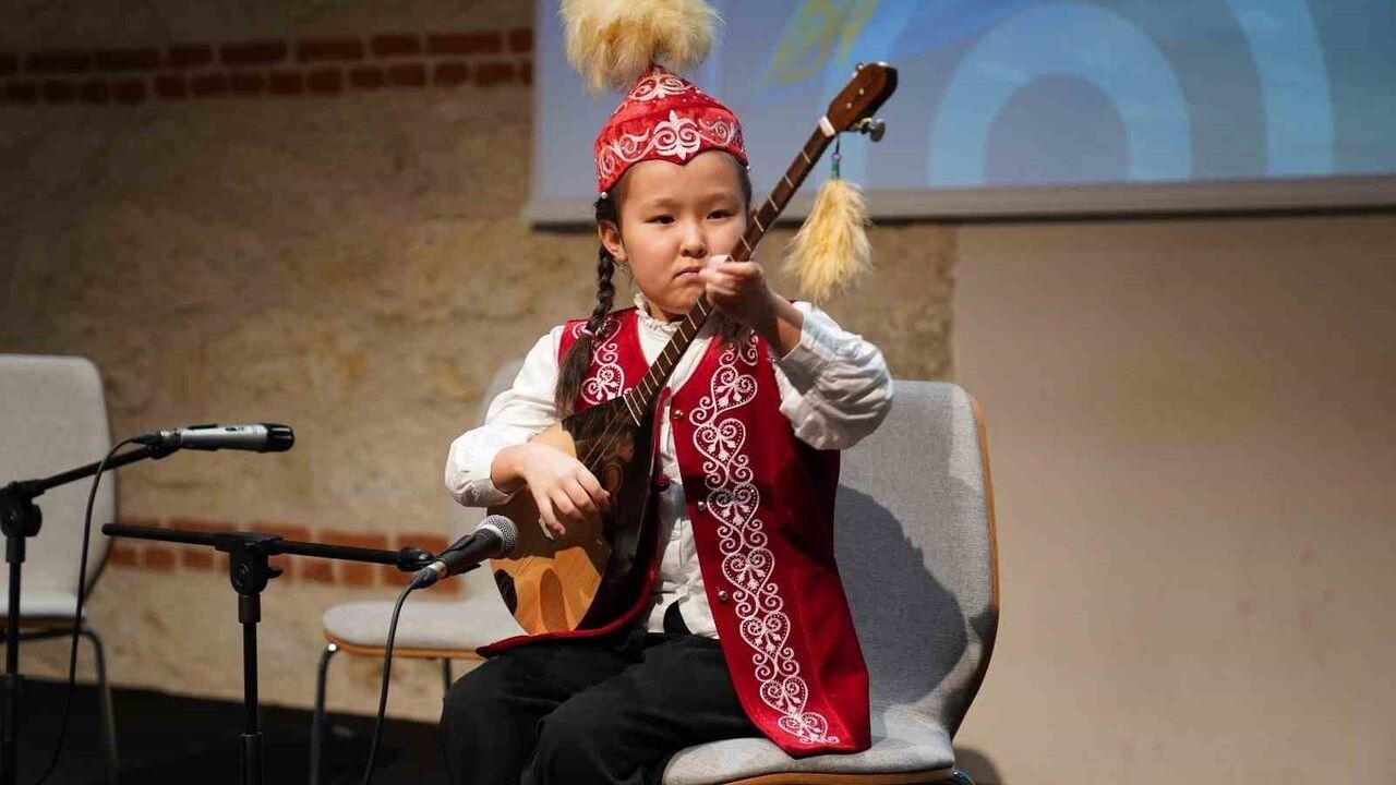 İstanbul'da Kazak Edebiyatı Rüzgarı