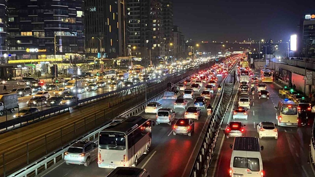İstanbul’da Trafik Yoğunluğu Yüzde 85'e Ulaştı