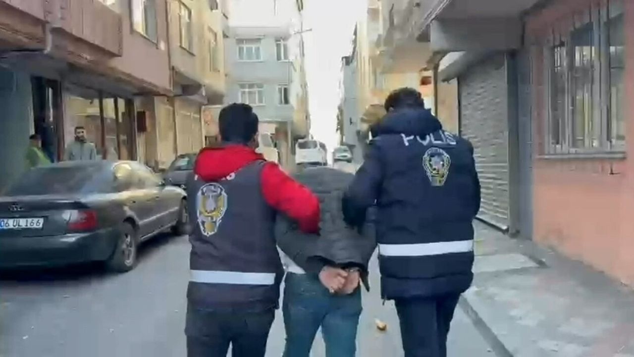 İstanbul’da Yakalandı: 93 Suçtan Aranan Şahıs Bağcılar'da Adli Makamlara Sevk Edildi