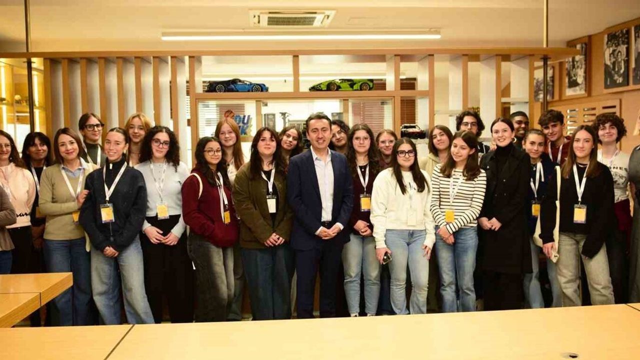 İtalyan Öğrenciler Bursa'ya Hayran Kaldı: Şahinkaya ve Natillus'ta Kültürel Değişim