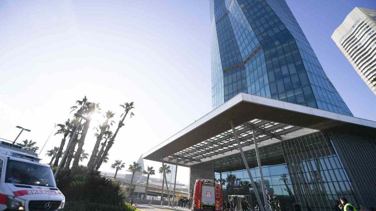 İzmir Bayraklı'da 47 Katlı Gökdelende Nefes Kesen İtfaiye Tatbikatı