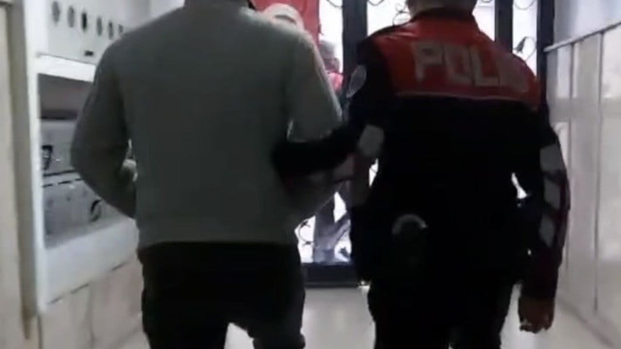 İzmir'de 143 Aranan Şahıs Yakalandı: 94 Adrese Eş Zamanlı Operasyon