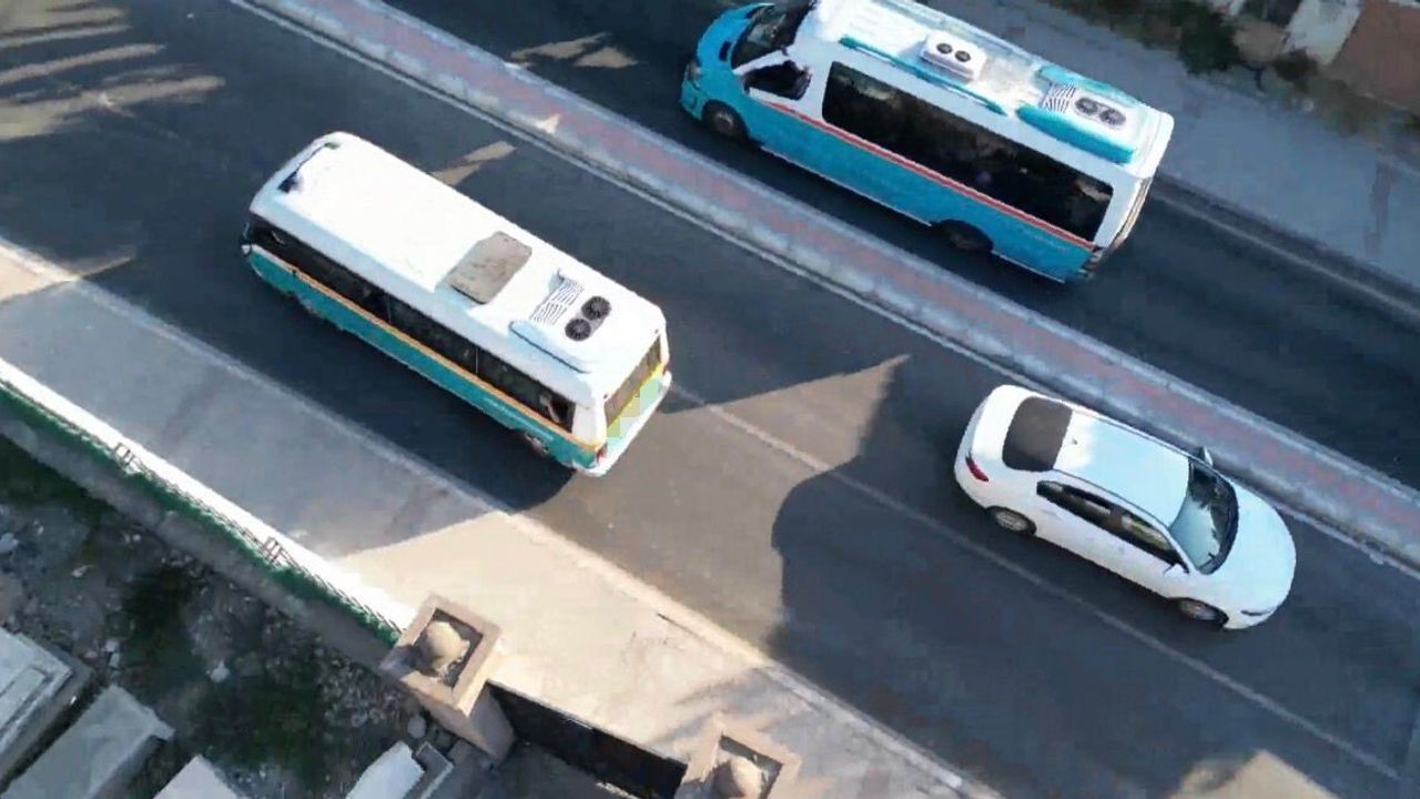 İzmir'de Dolmuş Şoförü 200 Metre Ters Şeritte İlerledi