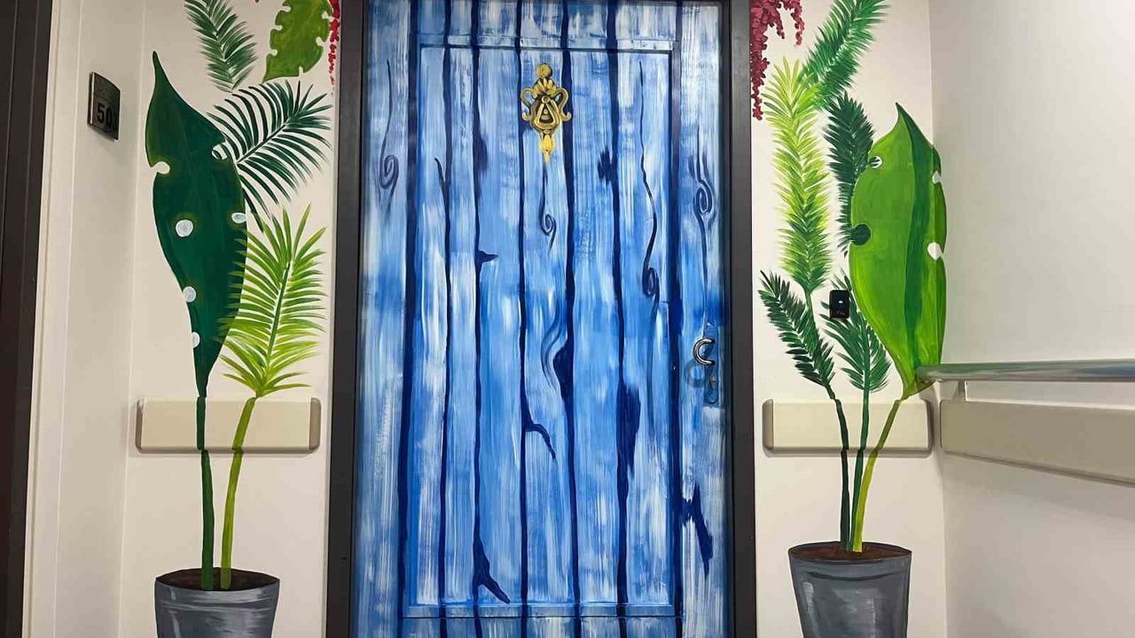 İzmir'de 'İyileştiren Koridorlar' Projesiyle Hastane Duvarları Hayat Buldu