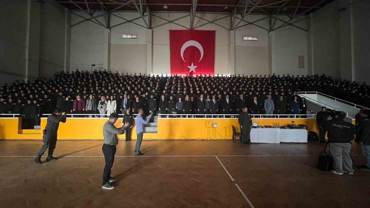 İzmir'de 'Köklü Gelenekten Modern Geleceğe' Aile Çalıştayı