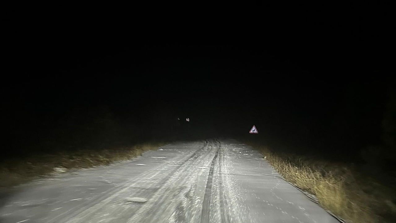 İzmir'e Mevsimin İlk Karı Düştü: Bozdağ 2 bin 159 Metrede Beyaza Büründü