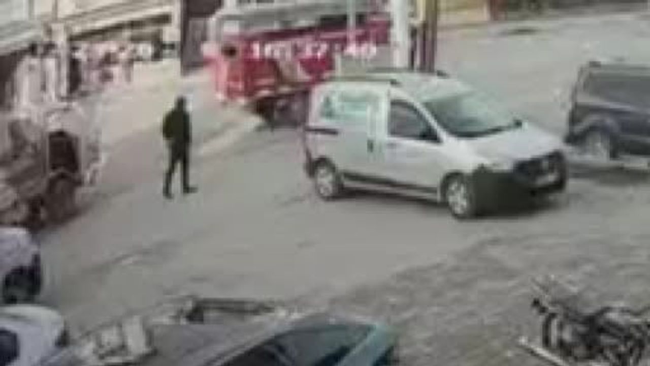 İzmir Kiraz’da feci kaza: 17 yaşındaki lise öğrencisi ağır yaralı