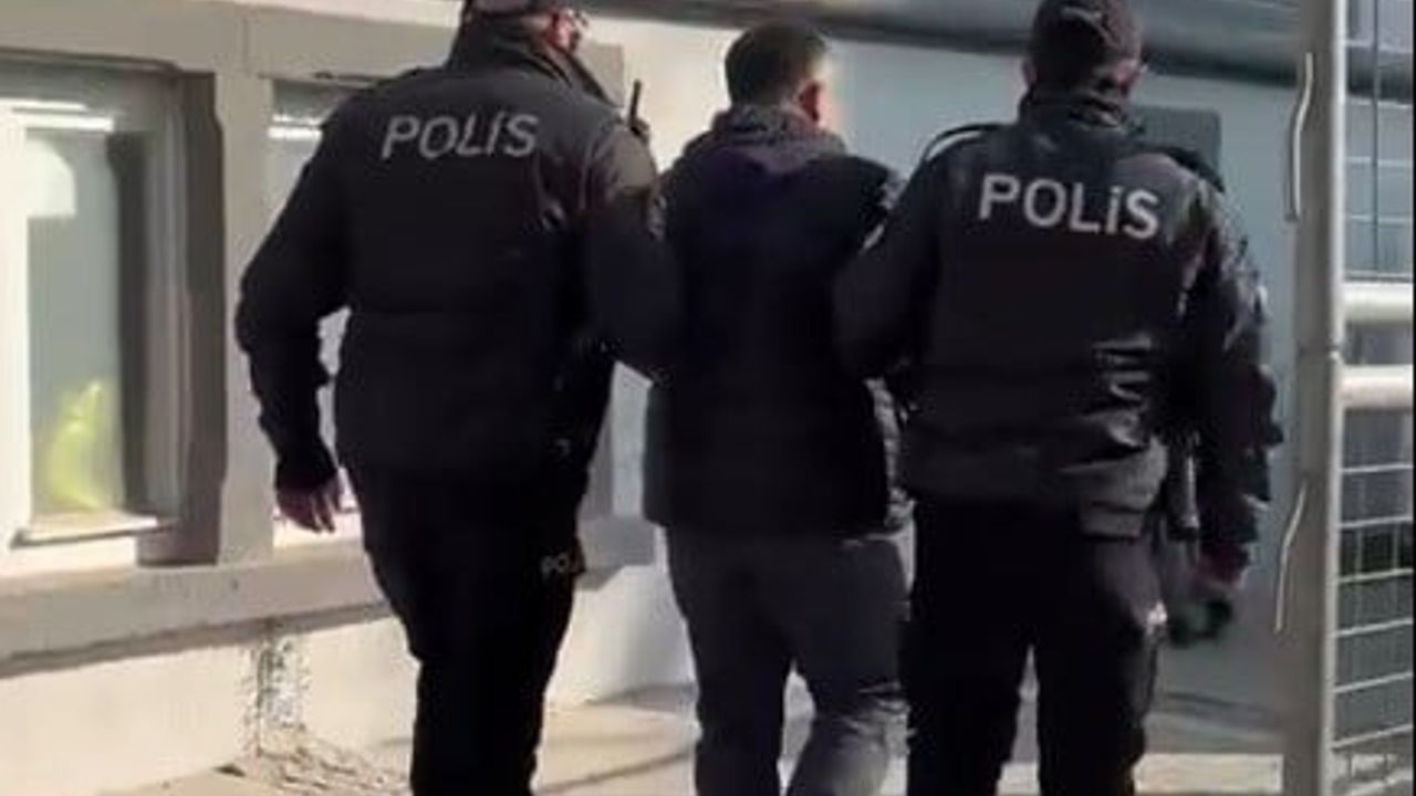 İzmir Konak'ta Karşılıksız Çek Firarisi Yakalandı