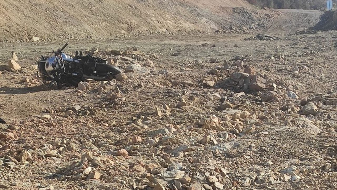 İzmirli Motosiklet Sürücüsü Gürol Aygün Akhisar-Demirci Yolunda Hayatını Kaybetti