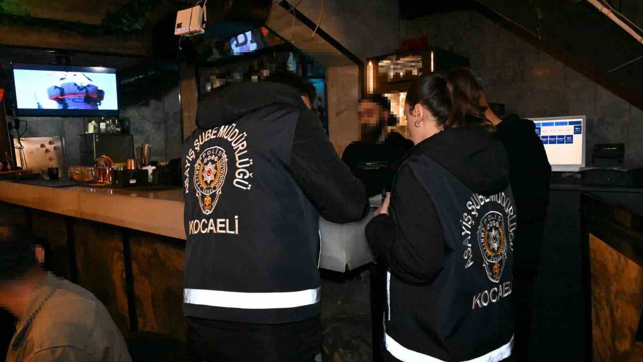 İzmit’te Barlar Sokağı Abluka Altında: 428 Kişi Sorgulandı