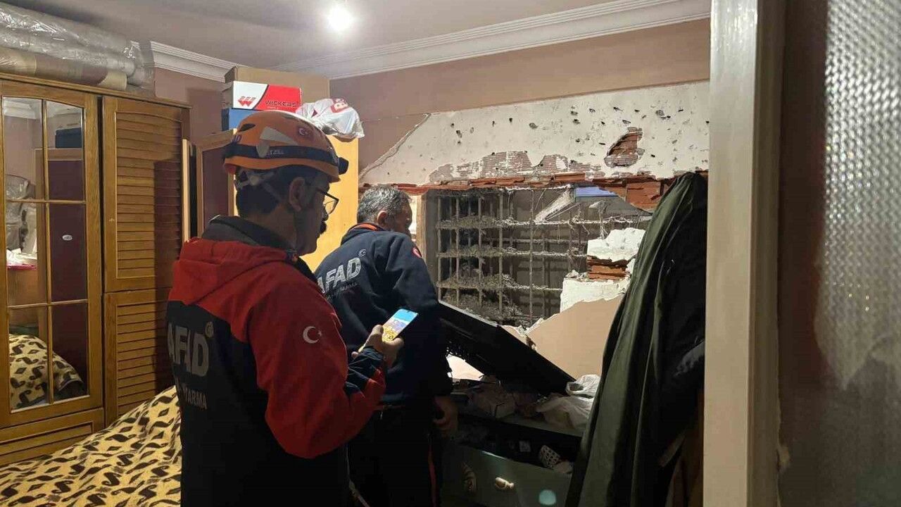 İzmit'te İnşaat Çalışması Yatak Odasının Duvarını Yıktı