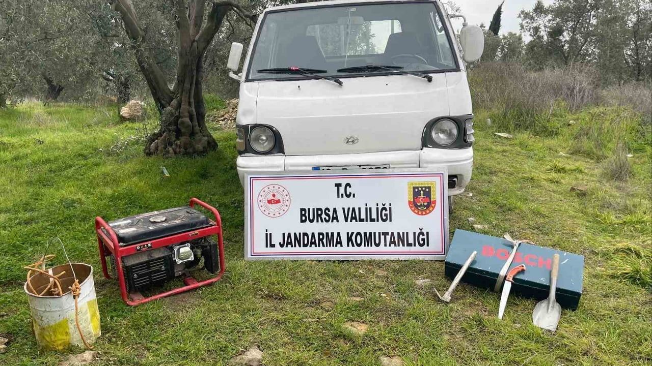 İznik’te Kaçak Kazı Operasyonu: 2 Kişi Suçüstü Yakalandı