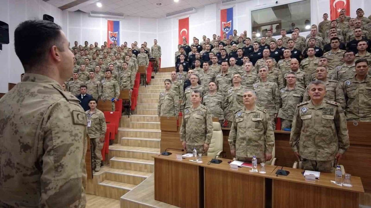 Jandarma'nın 'Savaşçı Yarışması' Foça'da Ödül Töreniyle Sona Erdi