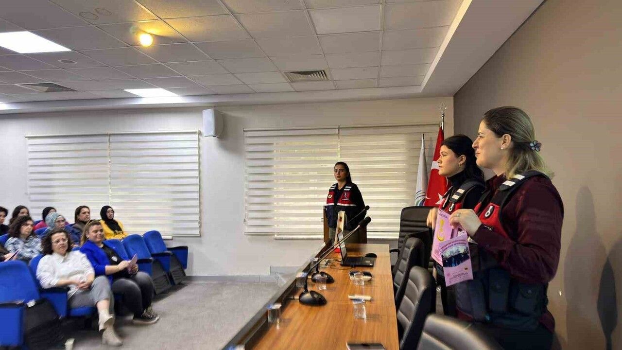 Jandarmadan SUBÜ'de KADES ve UYUMA Eğitimi: 'Kadına El Kalkmaz' Mesajı