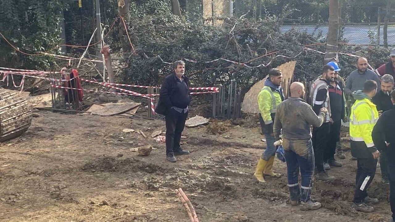 Kadıköy'de İnşaatta İşçi Çukura Düştü: İtfaiye Kurtardı