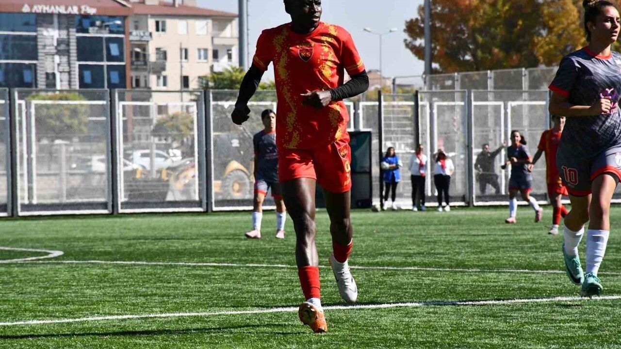 Kafayat Atoke Başhıru 8 golle şov: Auran Kayseri 13-0 kazandı