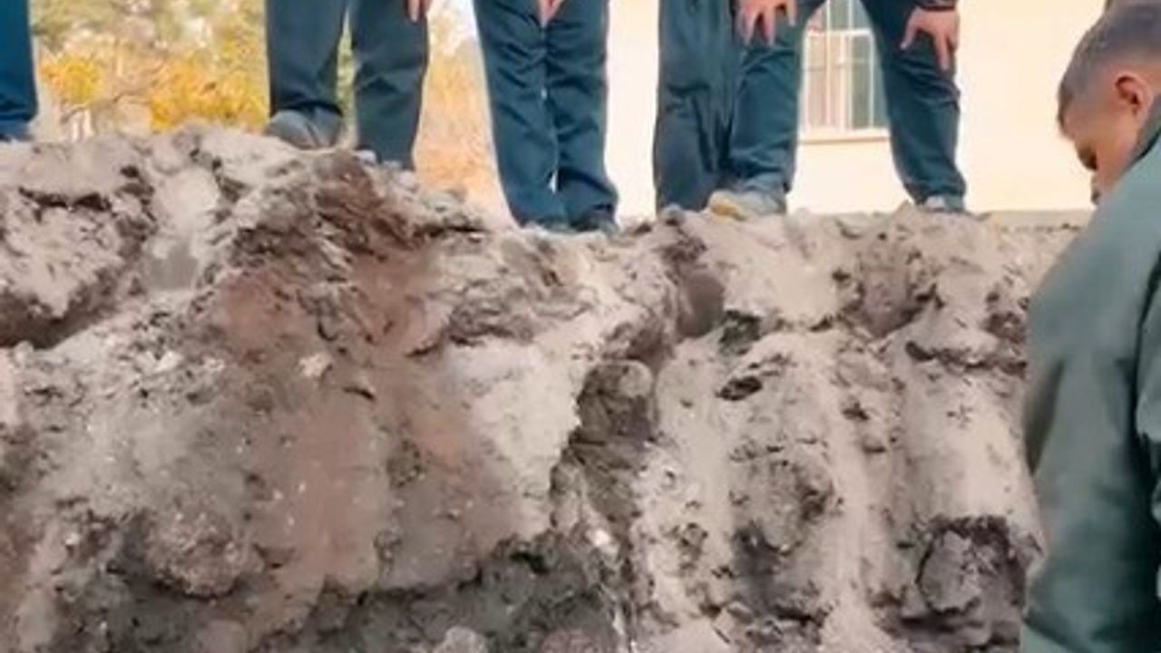 Kahramanmaraş Andırın'da Kepçeyle Mozaik Kazısı Tartışma Yarattı