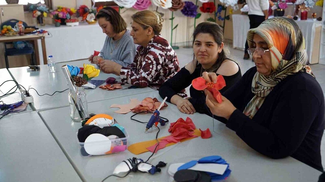 Kahramanmaraş'ta Kadınlar Büyükşehir Atölyelerinde Meslek Öğreniyor