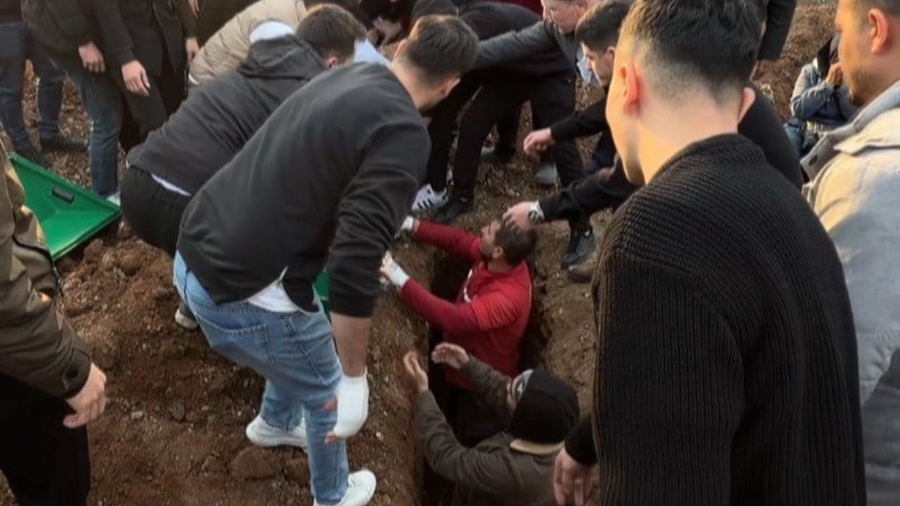 Kahramanmaraş'ta Kaza: Nişanlı Çift Yan Yana Defnedildi