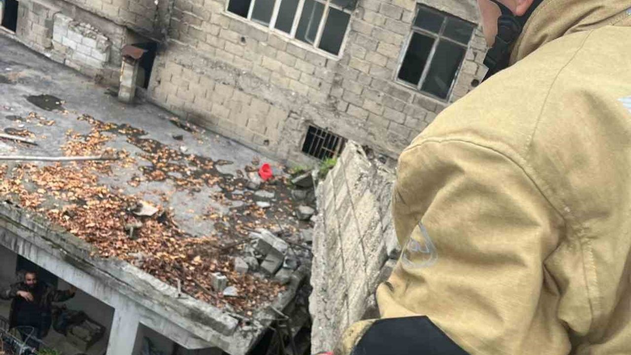 Kahramanmaraş'ta Metruk Ev Çöktü: İtfaiye Müdahale Etti