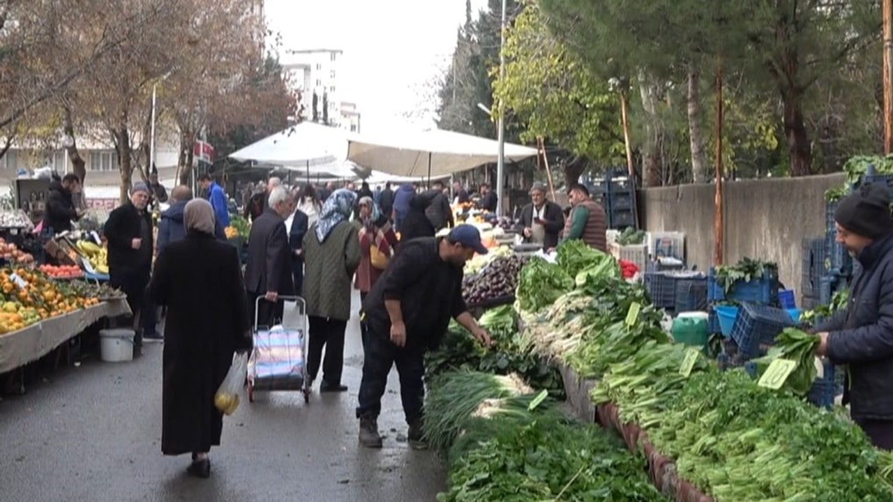 Kahramanmaraş'ta Semt Pazarlarında Kış Yoğunluğu