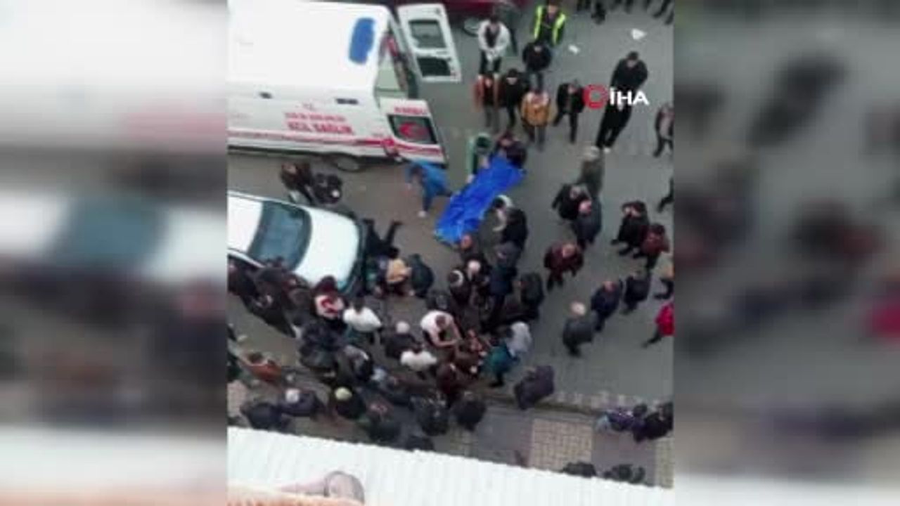 Kahta'da boşanma aşamasındaki kadın sokak ortasında bıçaklanarak öldü