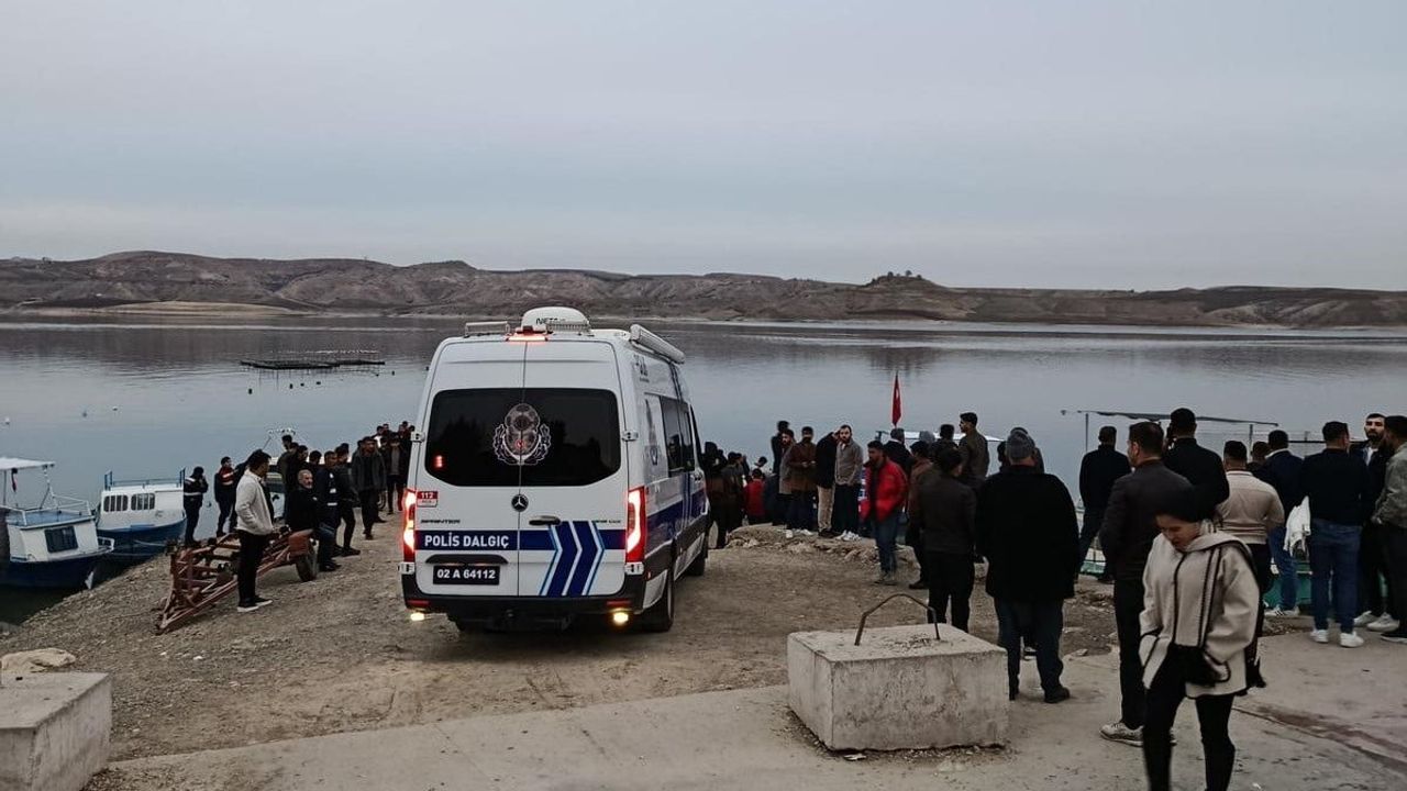 Kahta'da Tekne Faciası: Atatürk Barajı'nda Kayıp Fatih Çakır'ın Cenazesi Bulundu