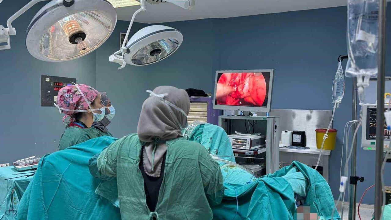 Kahta Devlet Hastanesi'nde İlk V-NOTES Ameliyatı: Op. Dr. Büşra Gümrükçüoğlu