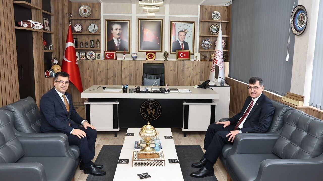 Kahveci: Kurumlararası Uyum Kütahya'da Gençlik ve Spor İçin Kazanç