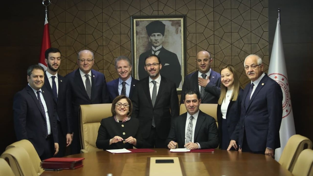 Kamil Ocak Spor Salonu Açıldı: Bünyamin Bozgeyik "Gaziantep Sporla Büyüyor"