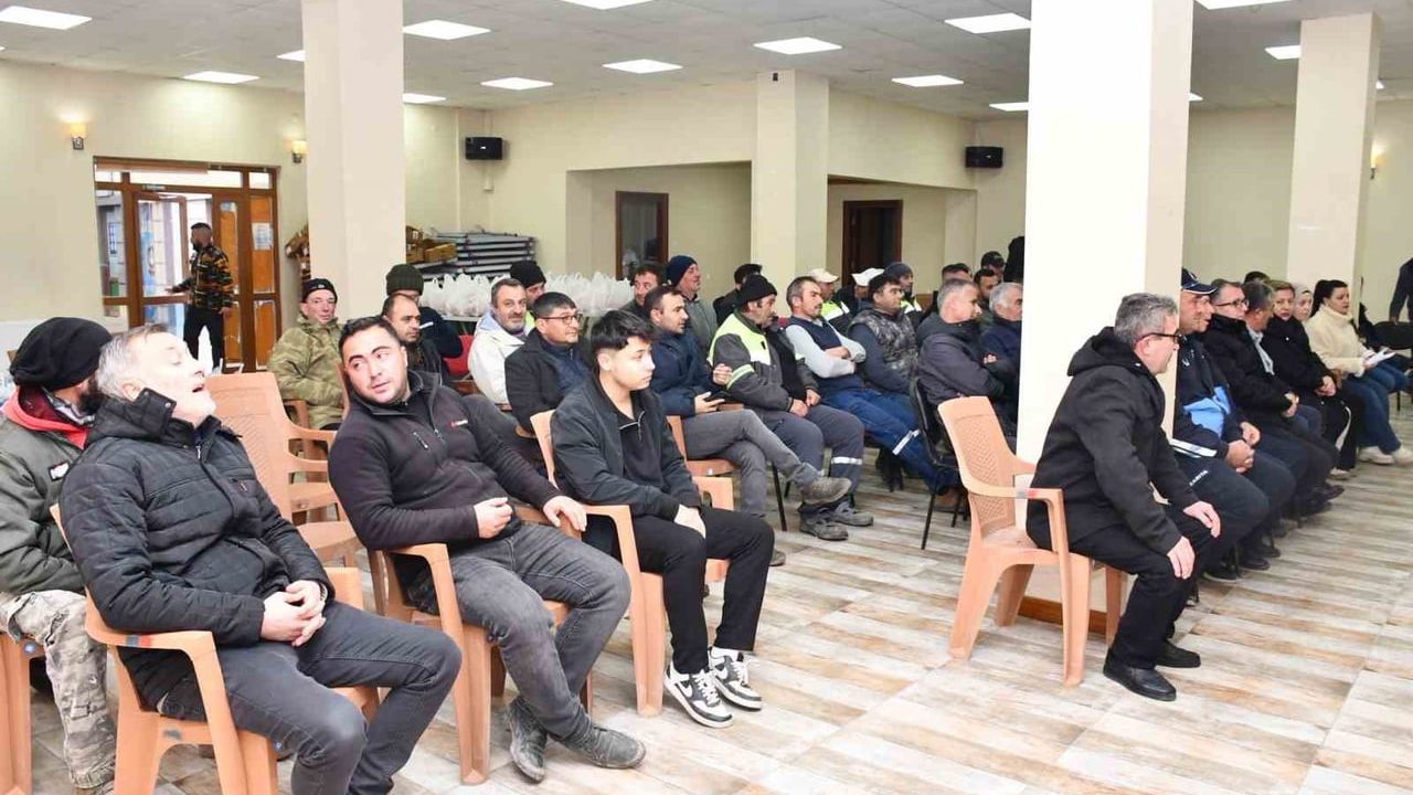 Karabacak'tan Beylikova Personeline 2026 Yeni Yıl Kutlaması ve Hediyeler