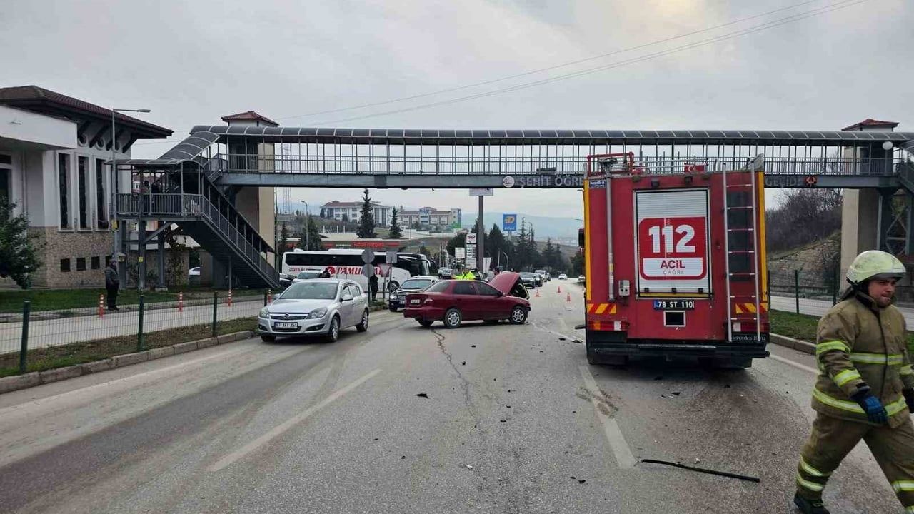 Karabük'te İki Trafik Kazası: 2 Kişi Yaralandı