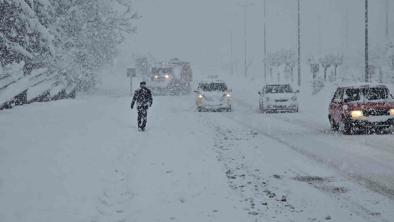 Karabük'te Kar Esareti: 1.5 Metreye Kadar Birikim