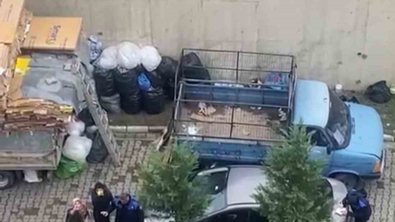 Karabük'te Karton İstifleyen Anne ve Oğlu Zabıtalara Saldırdı