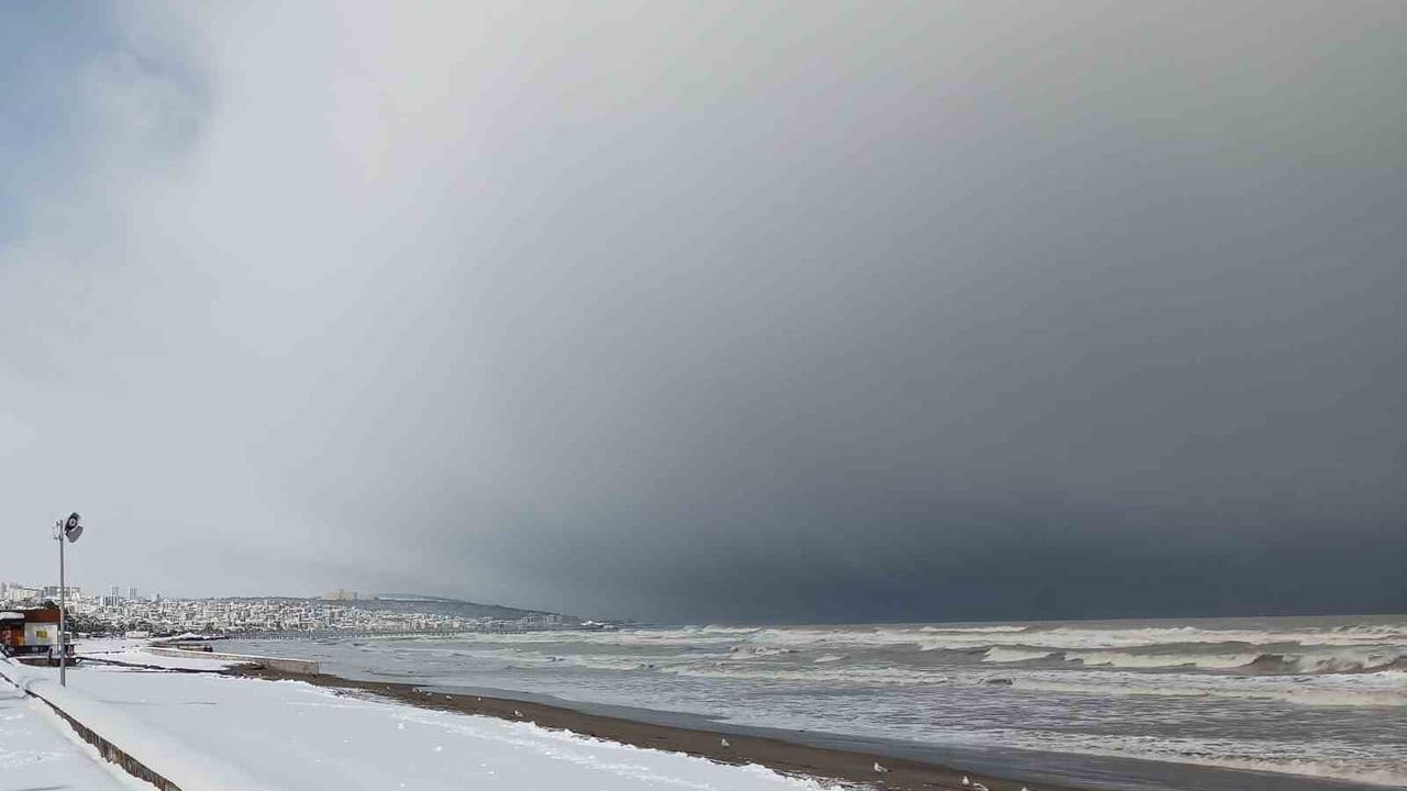 Karadeniz'de Fırtına Alarmı: Samsun, Sinop ve Ordu İçin Deniz Uyarısı